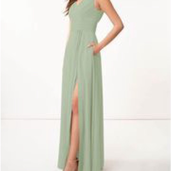 Chiffon bridesmaid dress. Boned and built in bra. - Picture 3 of 4